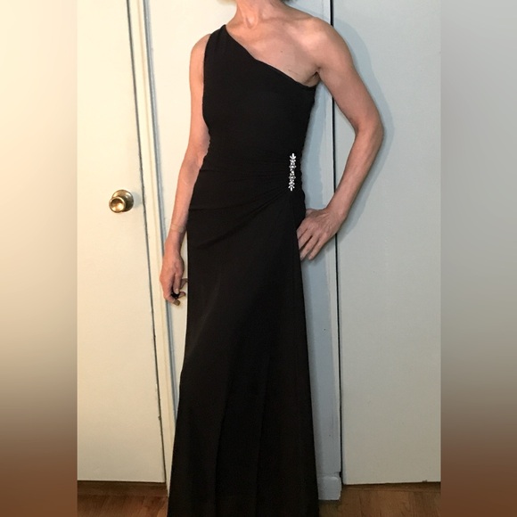 Laundry By Shelli Segal Dresses & Skirts - Black sheath gown by Laundry by Shelli Segal, Size 4